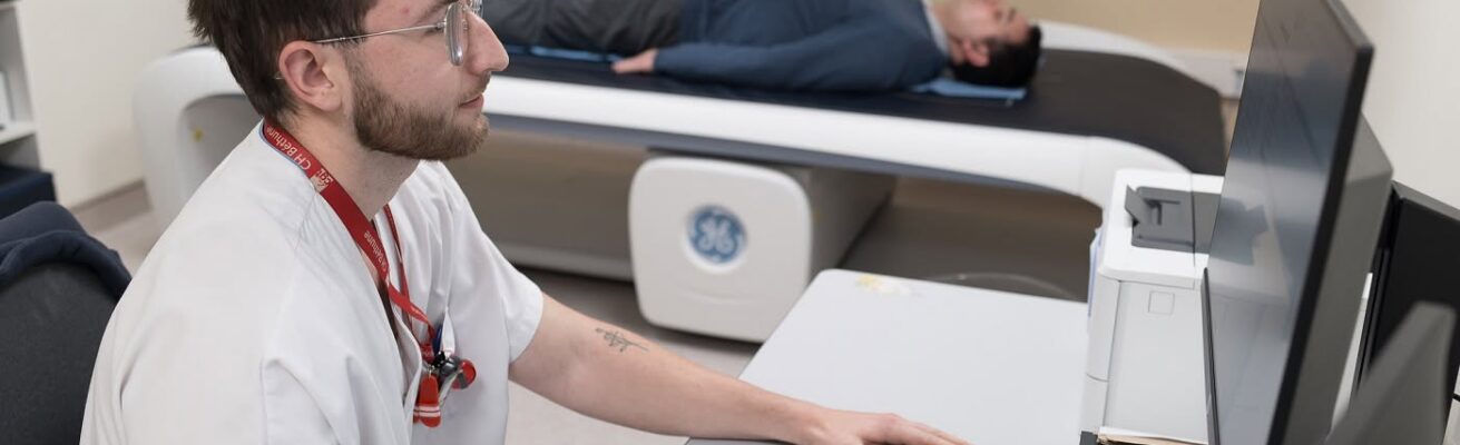 Ostéoporose : un examen simple pour évaluer la santé de vos os !